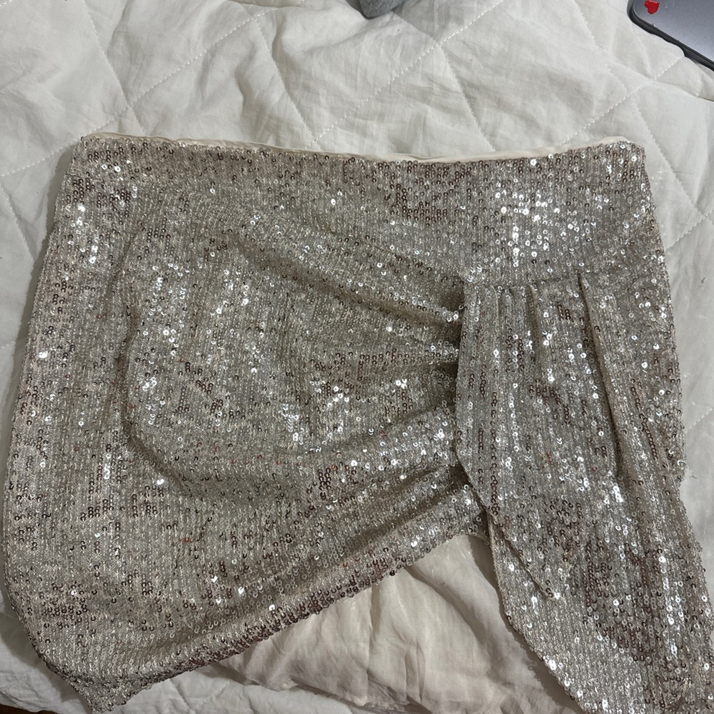 Elegant Silver Sequin Skirt